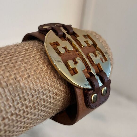 Wardani NY Brown Gold Plate Emblem Snap Leather Button Hand Bracelet - Picture 2 of 5